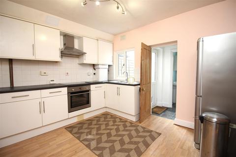 2 bedroom terraced house to rent, St. Edmunds Road, Canterbury