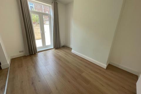 3 bedroom terraced house to rent, Liverpool L15