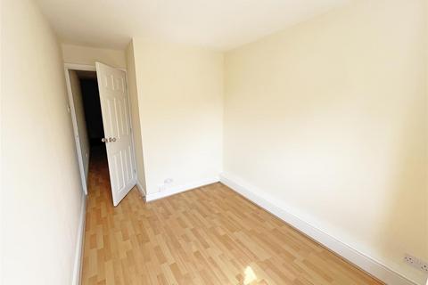 3 bedroom terraced house to rent, Newcastle Avenue, Nottingham NG4