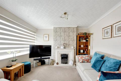 3 bedroom semi-detached house for sale, Lansdown Close, Chilwell