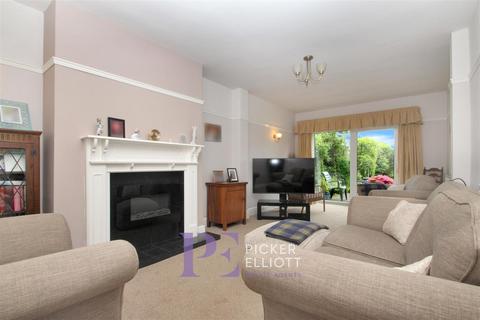 3 bedroom semi-detached house for sale, Ashby Road, Hinckley LE10