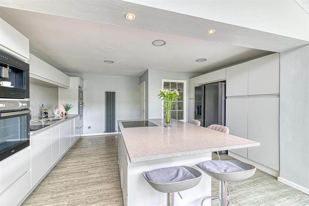 Kitchen/Breakfast Room