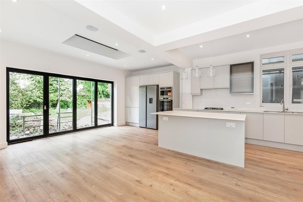 The Chase, Coulsdon 5 bed house for sale £950,000