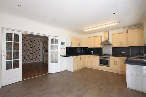 3 bedroom end of terrace house for sale, Beaconsfield Road, Southall UB1