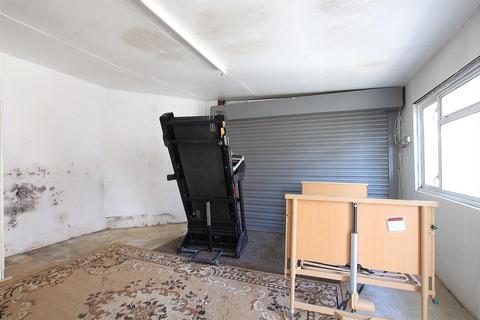 237 Beaconsfield Road, Southall, UB1 1DB