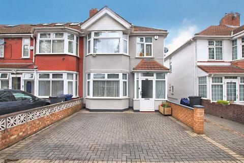 3 bedroom end of terrace house for sale, Park Avenue, Southall UB1