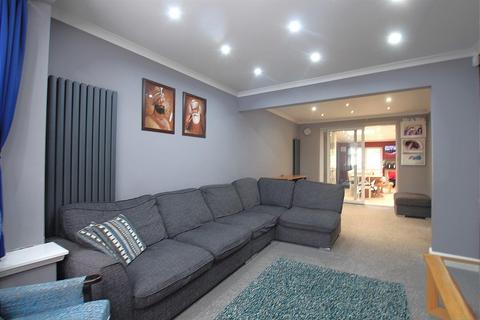 93 Park Avenue, Southall, UB1 3AJ