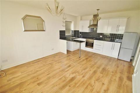 1 bedroom flat to rent, Bridgewater Court, Montonmill Gardens, Monton