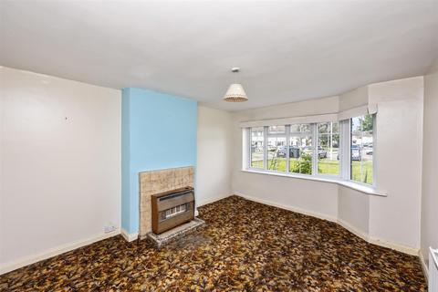 2 bedroom flat for sale, Shirley Close, Worthing