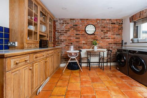 2 bedroom cottage for sale, Haigh House Hill, Huddersfield HD3