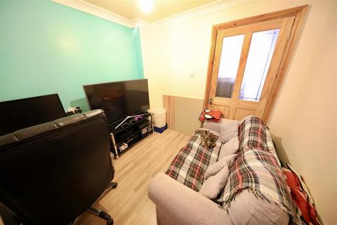 9 Welburn Grove, Hull, HU5 4LU