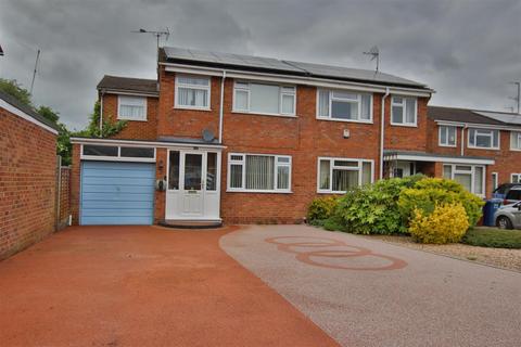 4 bedroom semi-detached house for sale, Tirlebank Way, Tewkesbury