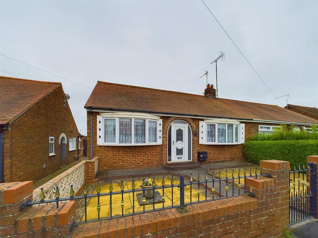 Bempton Crescent, Bridlington 2 bed semidetached bungalow for sale £
