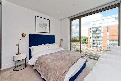 2 bedroom flat to rent, Palmer Road, London SW11
