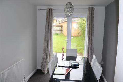 4 Lingmoor Grove, Aldridge, Walsall, WS9 8BY