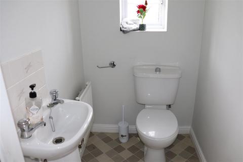 4 Lingmoor Grove, Aldridge, Walsall, WS9 8BY