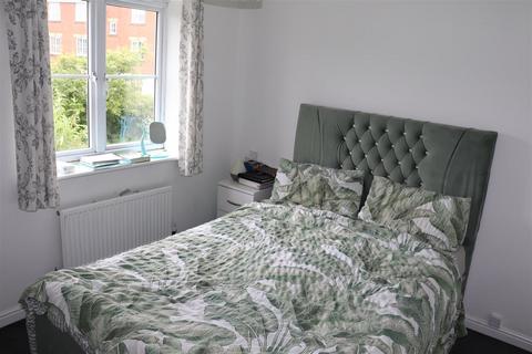 4 Lingmoor Grove, Aldridge, Walsall, WS9 8BY