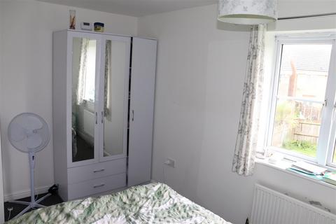 4 Lingmoor Grove, Aldridge, Walsall, WS9 8BY