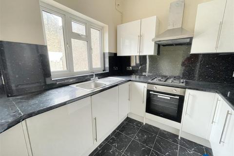 3 bedroom house to rent, Crofton Road, London