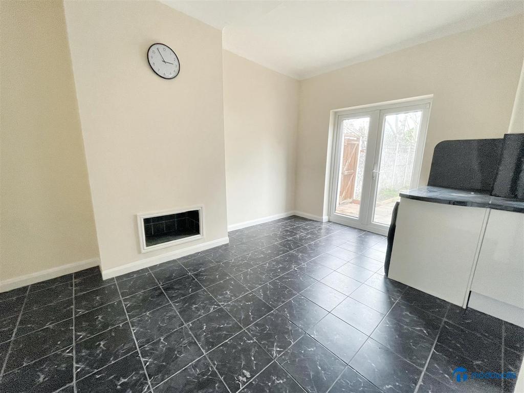 89 Crofton Rd E138 QS (121).jpg