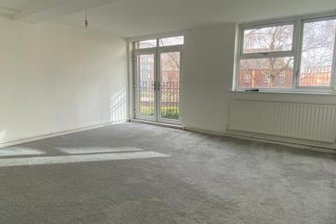 3 bedroom apartment to rent, Hollingworth Close, Stockport SK1