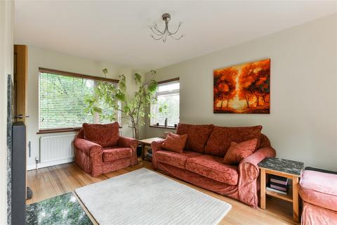 3 bedroom detached house for sale, Fairlawn Drive, Redhill