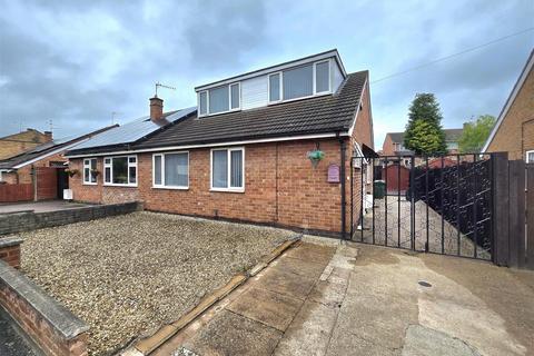 3 bedroom semi-detached bungalow to rent, Dovedale Road, Leicester LE4