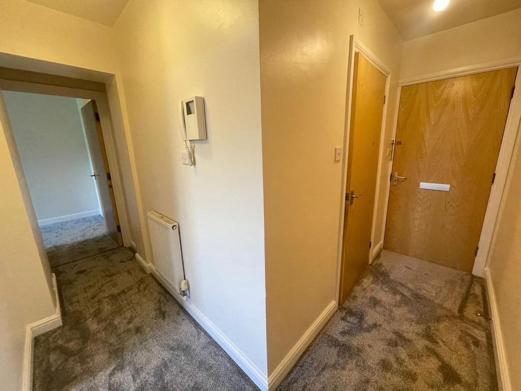Hallway 1.jpeg
