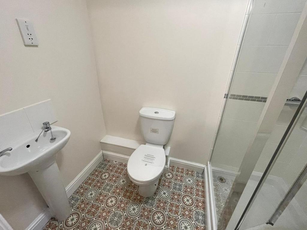 Ensuite Bathroom.jpeg