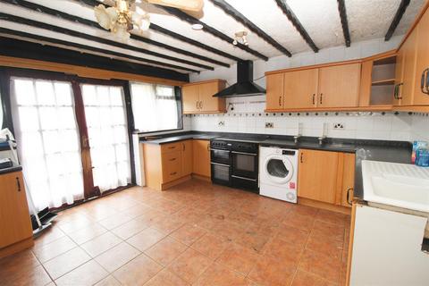 4 bedroom terraced house for sale, Corin Close, Bletchley, Milton Keynes