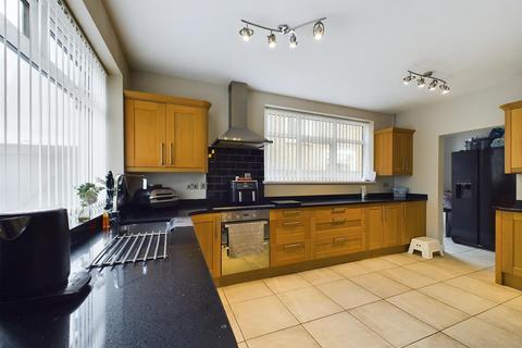 4 bedroom detached house for sale, Stratford Drive, Porthcawl CF36