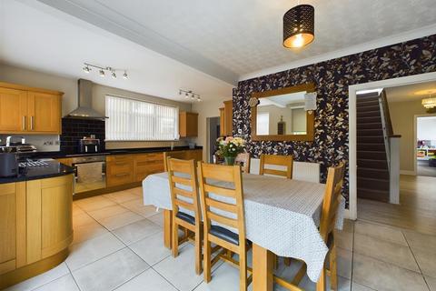 4 bedroom detached house for sale, Stratford Drive, Porthcawl CF36