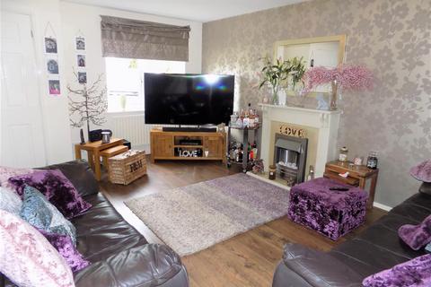 3 bedroom end of terrace house for sale, Sandpiper Close, Bingham