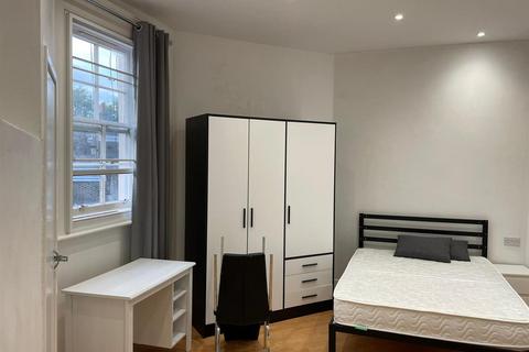 1 bedroom apartment to rent, Gloucester Gardens, London