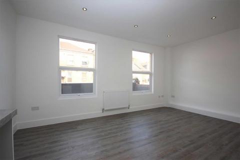 2 bedroom flat to rent, High Street, Walthamstow