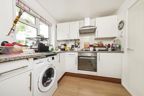 28a Duncroft, Windsor, SL4 4HH