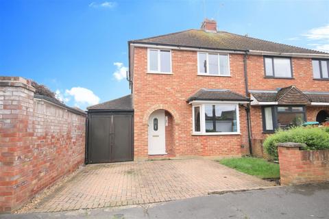 3 bedroom semi-detached house for sale, Queens Road, Eton Wick