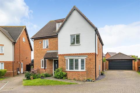 5 bedroom detached house for sale, Summerfield Drive, Wootton