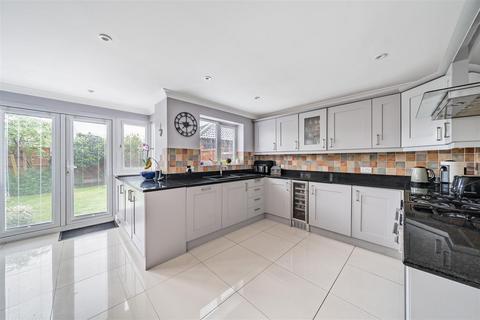5 bedroom detached house for sale, Summerfield Drive, Wootton