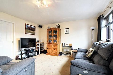 3 bedroom townhouse for sale, Bankwell Road, Milnsbridge, Huddersfield, HD3 4LZ