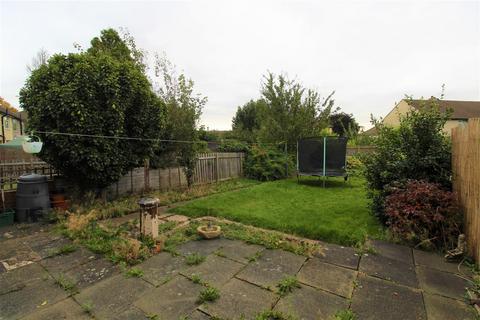 2 bedroom semi-detached house for sale, Daw Royds, Almondbury, Huddersfield. HD5 8ST