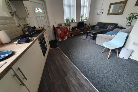 2 bedroom flat to rent, Moira Street, Adamsdown, Cardiff
