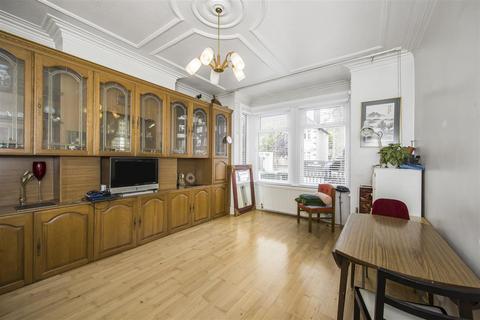 2 Dawlish Road, London, E10 6QD