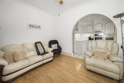 2 Dawlish Road, London, E10 6QD