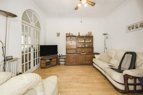 2 Dawlish Road, London, E10 6QD