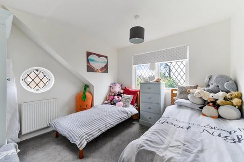 78 Merland Rise, Epsom, KT18 5RW