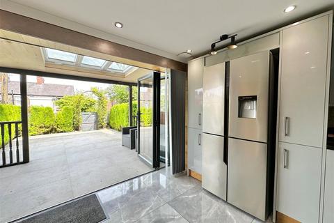 125 Buxton Road, Disley, Stockport, SK12 2HA