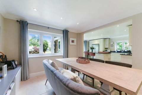 Blue Pines Boxhill Road, Tadworth, KT20 7JN