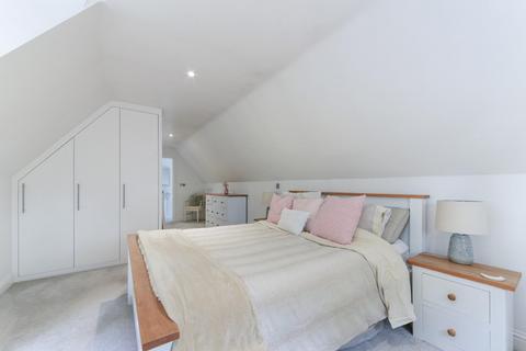 Blue Pines Boxhill Road, Tadworth, KT20 7JN
