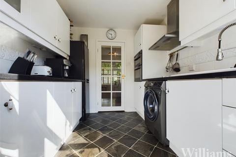 2 bedroom maisonette for sale, Hillary Close, Aylesbury HP21